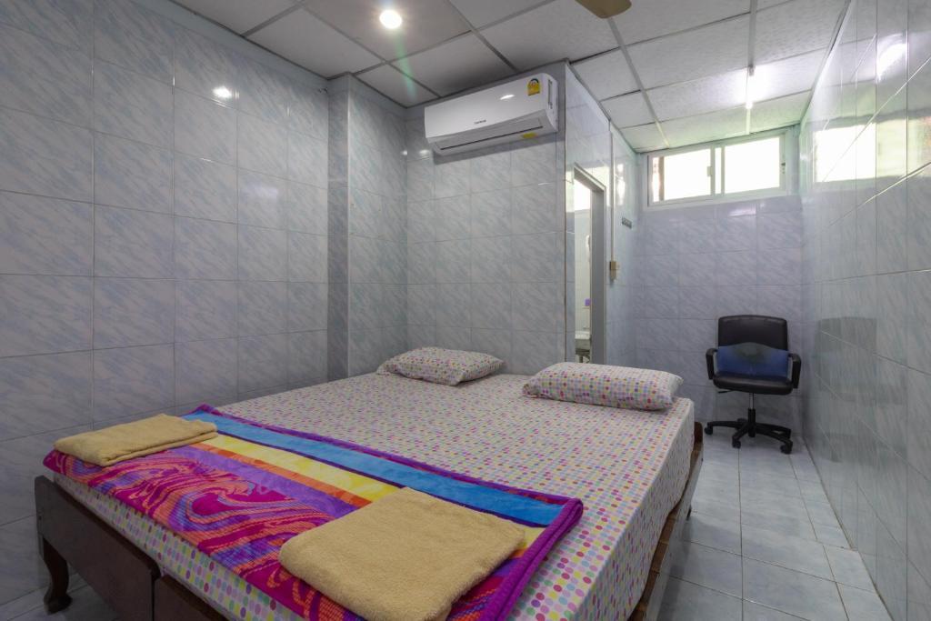 New Central Guesthouse Bangkok Exterior photo