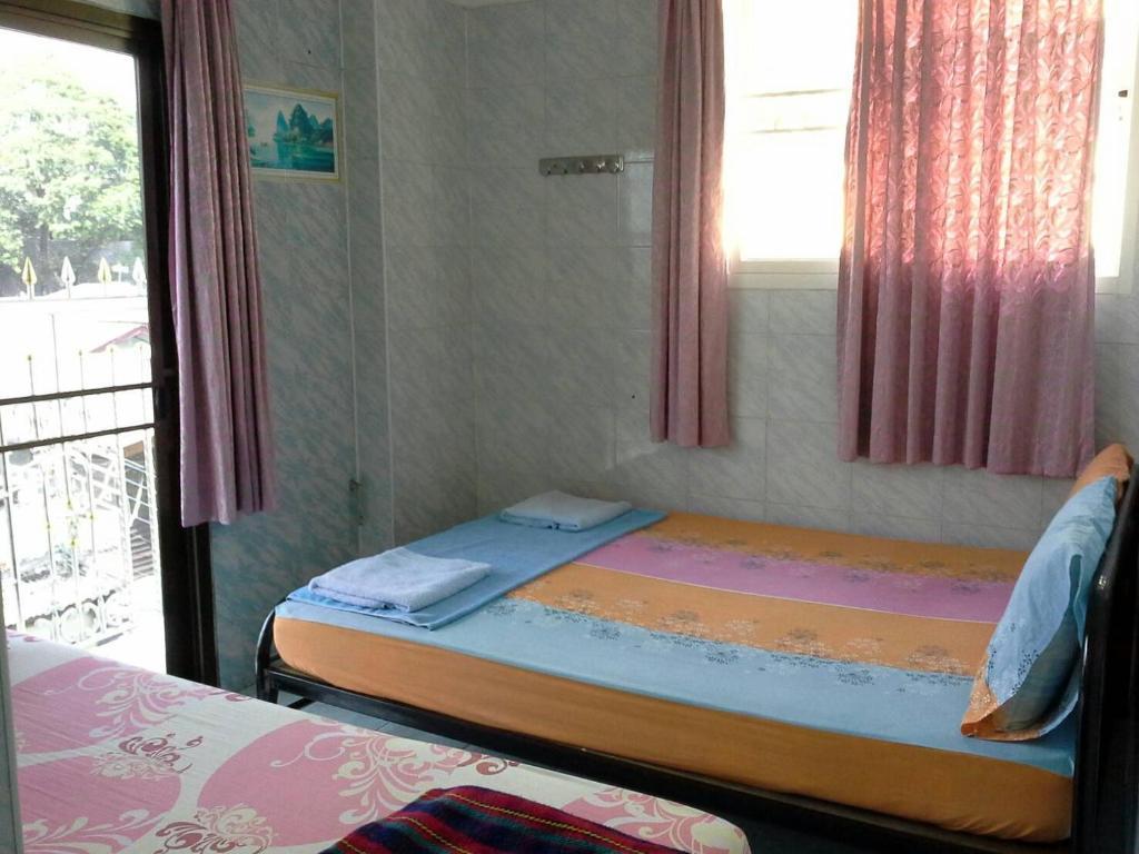 New Central Guesthouse Bangkok Exterior photo